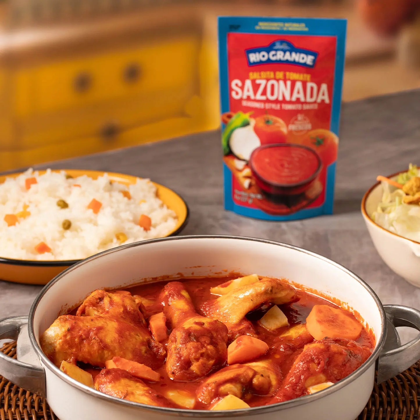 Tomato Sauce Garlic Seasoned